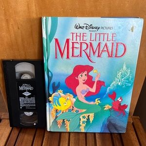 ☎️ 1989 The Little Mermaid hardcover book VHS movie gift Disney Classic Princess
